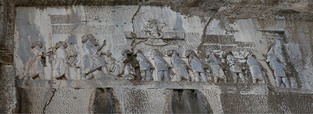 Monumento a Darío el Grande en Behistun (Bisotun)