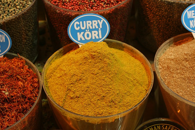 Archivo: Curry en polvo en el bazar de las especias de Estambul.jpg