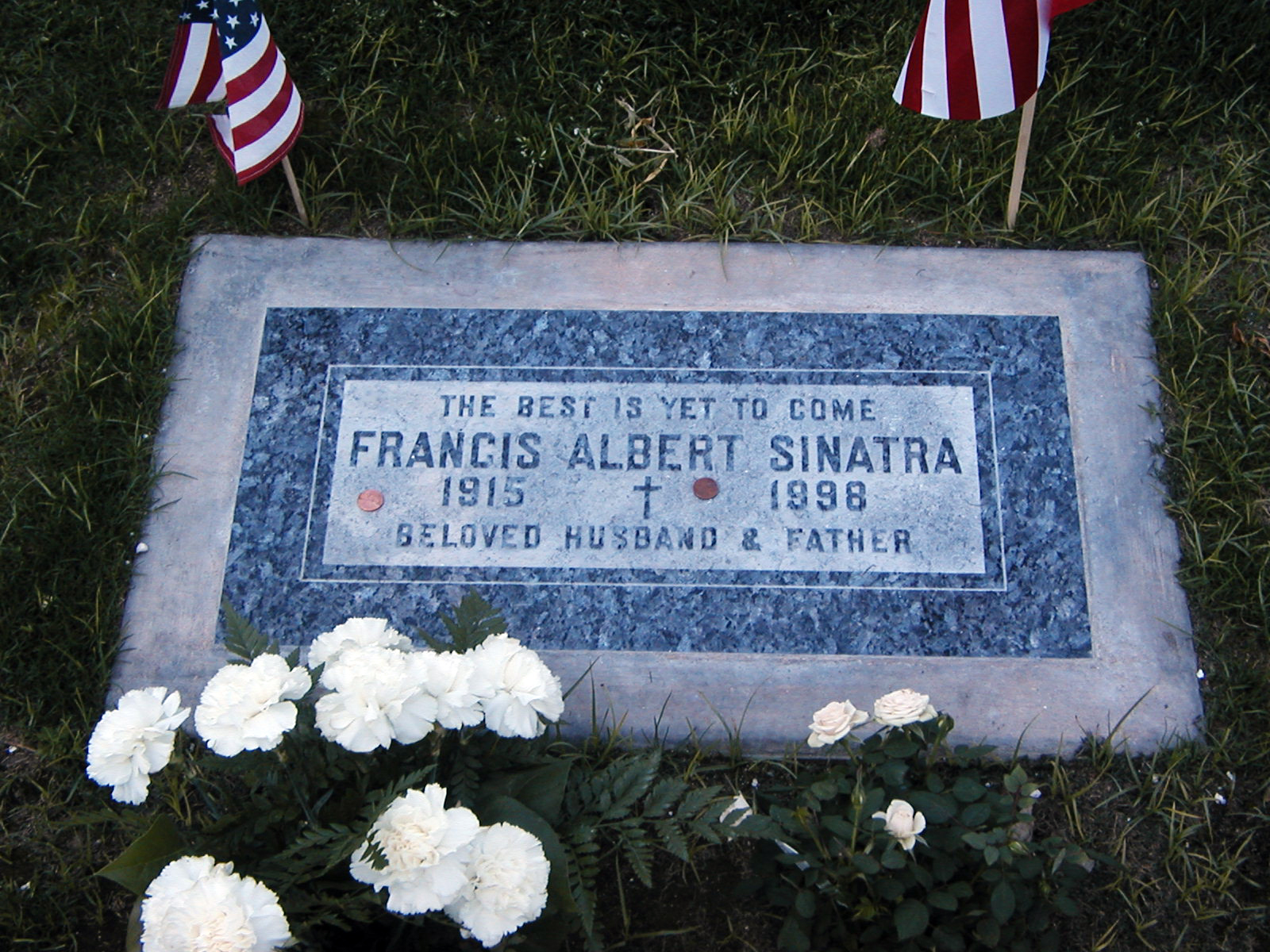 Resultado de imagen de la tumba de Frank Sinatra