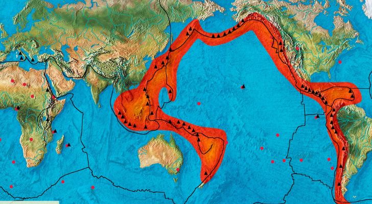 Un mapa que muestra el contorno de una línea roja del Anillo de Fuego